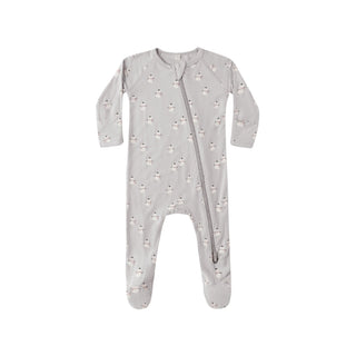 Quincy Mae Bamboo Zip Footie - Snowmen
Gray baby onesie with star pattern on a white background