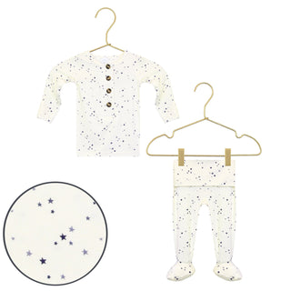 Lou Lou and Company Top and Bottoms - George
Baby outfit set with long-sleeve top and tights on hangers against a white background.