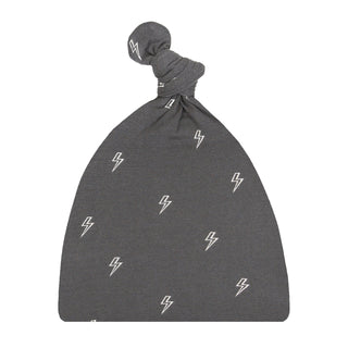 Lou Lou and Company Top Knot Hat - Everett
Gray baby knot hat with lightning bolt patterns on a white background