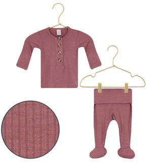 Lou Lou and Company Top and Bottoms - Marjorie
Baby outfit set with long-sleeve shirt and pants on hangers against a white background.
