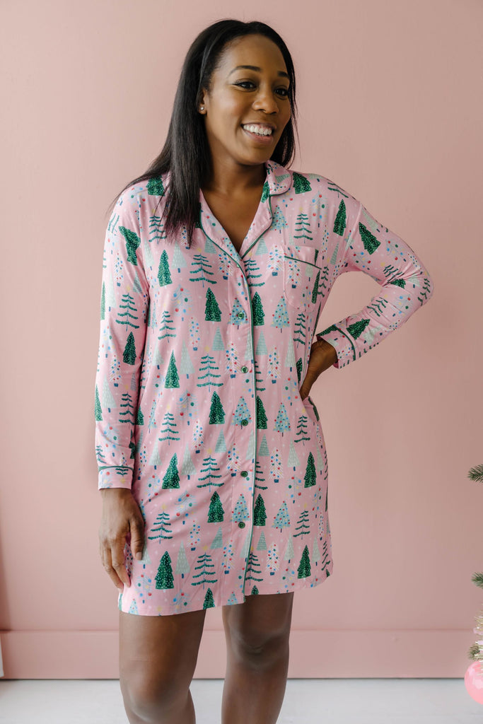 http://www.basicallybows.com/cdn/shop/products/FullRes-PinkTwinklingTrees-SleepShirt-Lifestyle001_1024x1024.jpg?v=1631637797