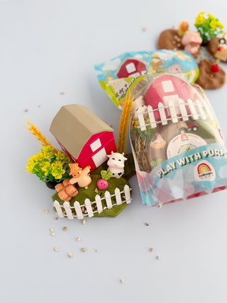 Earth Grown KidDoughs EGKD Farm KidDough Play Kit
Playset with farm-themed packaging on a light gray background