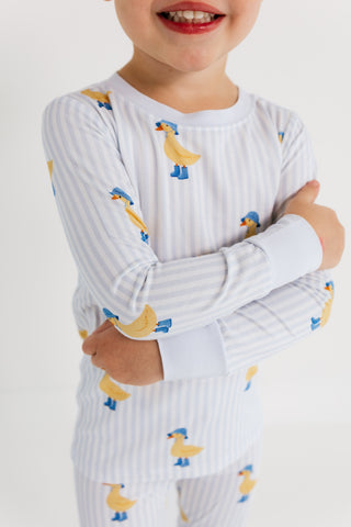 In My Jammers Two Piece Set - Striped Ducks
Child wearing a white outfit with duck pattern on a plain background