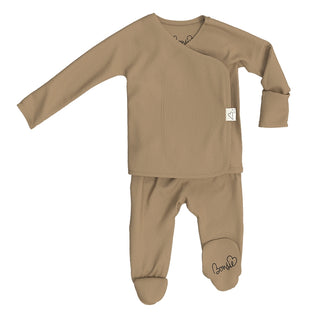 Bonsie Footie - Mocha
Brown baby outfit with long-sleeve top and footed pants on a white background
