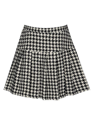 Hannah Banana Houndstooth Tweed Skort
Houndstooth patterned skirt on a white background