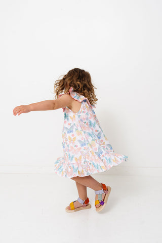 Alto Modas Girls Harper Dress - Butterflies
Child wearing a floral dress on a white background