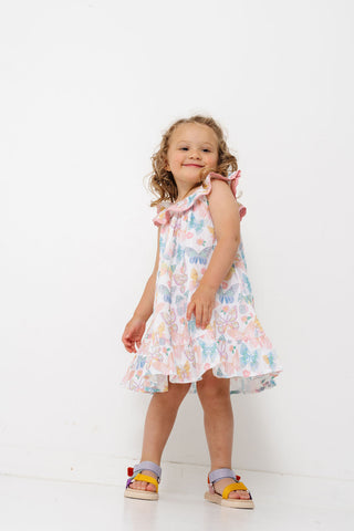 Alto Modas Girls Harper Dress - Butterflies
Young girl wearing a floral dress on a white background