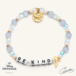 Be Kind Little Words Project Bracelet - Disney Princess: Cinderella
Bracelet with 'BE KIND' message and Cinderella charm, Disney Princess branding.