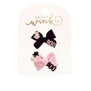 Sweet Wink Boo Bows Halloween Clip Set
Two decorative bows with 'BOO' text on a Sweet Wink branded card.