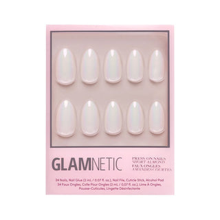 Glamnetic Press-On Nails Short Almond - Moonlight
Glamnetic press-on nails packaging with white nails and pink background