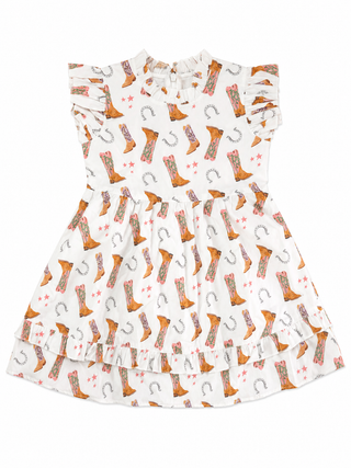 Hollis Baker Chandler Dress - Boots Pink & Purple
A white sleeveless dress with a tiered ruffle hem and ruffled shoulder straps, featuring an all-over western print of brown cowboy boots, horseshoes, and pink stars.