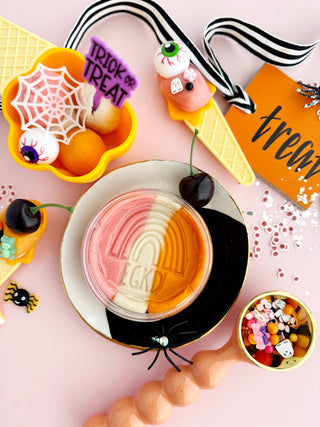 EGKD Ice Scream Parlour KidDough Play Kit
Halloween-themed cupcake with cat design on a pink background