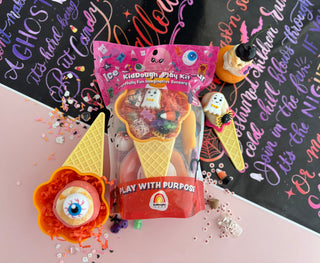 EGKD Ice Scream Parlour KidDough Play Kit
Ice cream cone-shaped play kit with Halloween-themed decorations on a colorful background