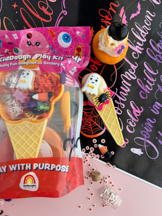 EGKD Ice Scream Parlour KidDough Play Kit
Halloween-themed play dough kit with a ghost figure on a decorative background.