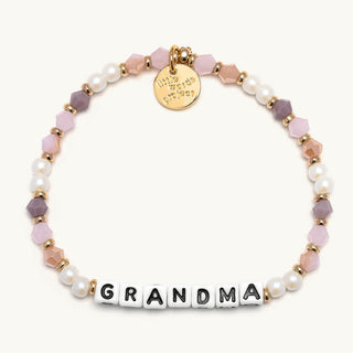 Little Words Project Bracelet - Grandma
Bracelet with 'GRANDMA' beads and gold accents on a white background