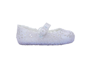 Mini Melissa Pollen - Pearly Blue
White lace sandal with a clear strap on a white background