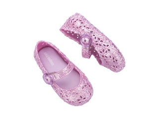 Mini Melissa Pollen - Pearly Pink
Pair of purple lace-up shoes on a white background