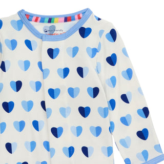 Magnetic Me Modal Magnetic Footie - Blue XOXO
Baby onesie with blue heart pattern on a white background