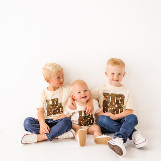 Sweet Wink Big Bro Camo Patch Short Sleeve T-Shirt - Natural Heather
Sweet Wink Lil Bro Camo Patch Short Sleeve Romper - Natural 