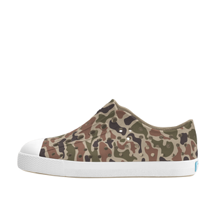Native Jefferson Print Shoes - Flax Tan / Shell White / Tuff Camo
Camouflage-patterned slip-on shoe with a white sole on a white background