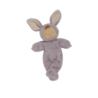 Olli Ella Cozy Dinkums - Bunny Twinkle
Plush toy baby in a gray bunny costume on a black background