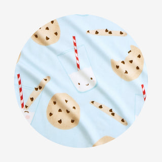 Posh Peanut Chocolate Chip Cookies
Round blue fabric with cookie and marshmallow design on a white background