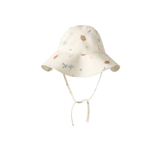 Rylee & Cru Floppy Swim Hat - Aquatic
Beige bucket hat with floral pattern on a white background