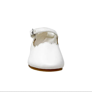 ShuShop Agatha Mini - White
White shoe with a strap on a white background