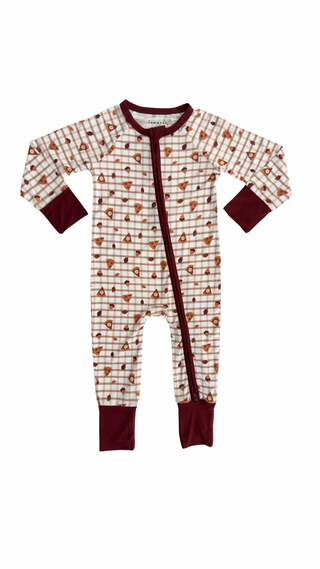 In My Jammers Zipper Romper - Spiced Pie
Baby onesie with heart pattern on a white background