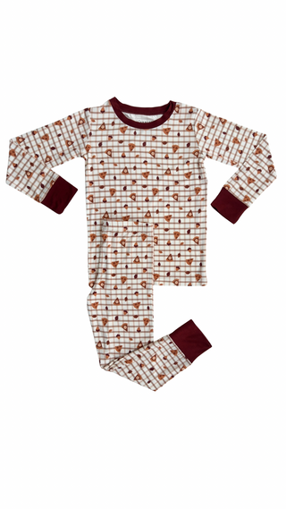 In My Jammers Two Piece Set - Spiced Pie
Children's pajama set with heart pattern on a white background