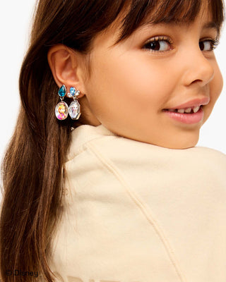 Super Smalls Disney Frozen Earring Set
Close-up of a child wearing colorful earrings with a Disney logo in the corner.
