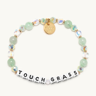 Little Words Project Touch Grass Bracelet
Bracelet with beads and a tag that says 'TOUCH GRASS' on a white background
