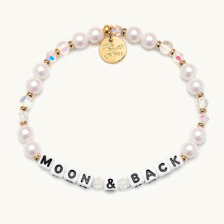 Little Words Project Bracelet - Moon & Back - Love Club
Pearl bracelet with 'MOON & BACK' beads on a white background