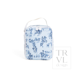 TRVL Designs Lunch Box Insulated Lunch Bag - Cowboy Toile
A square-shaped insulated lunch bag with a white top handle, featuring a blue and white toile de Jouy pattern of horses and riders. The bag is shown on a clean white background with a 'TRVL design' watermark in the bottom right corner.