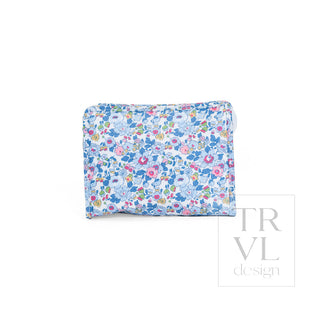 TRVL Designs Roadie Medium Zip Pouch - Bridgehampton Floral
Floral patterned pouch on a white background with 'TRVL design' branding.