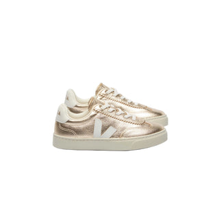 White VEJA Kids Volley sneakers with leather uppers and elastic laces, featuring a platinum accent on the side.