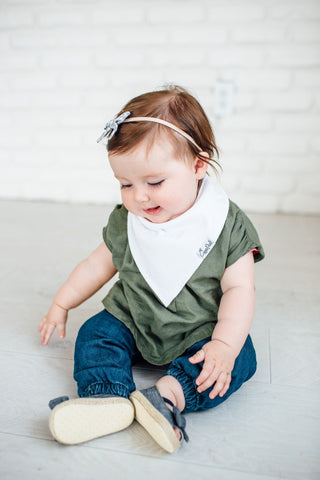 Copper Pearl White Basics Bandana Bib Set, Copper Pearl, Baby Shower, Baby Shower Gift, Bandana Bib Set, Bandana Bibs, Bandanna Bibs, Basic Bibs, Copper Pearl, Copper Pearl Bandanna Bibs, Cop
