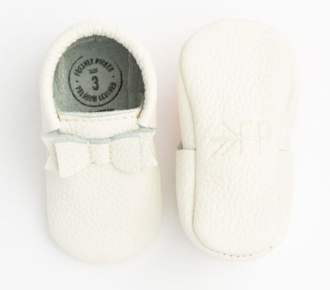 Freshly Picked First Pair Soft Sole Bow Moccasins - Blanc, Freshly Picked, Bow Moc, Bow Moccasins, Cyber Monday, Freshly Picked, Freshly Picked Bow Moccasins, Freshly Picked cream, Freshly Pi