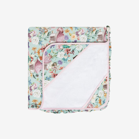 Posh Peanut Faye Ruffled Hooded Towel, Posh Peanut, Hooded Towel, Posh Peanut, Posh Peanut Fall 2021, Posh Peanut Fall 3, Posh Peanut Faye, Posh Peanut Holiday 2021, Posh Peanut Hooded Towel,