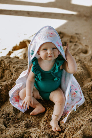 Copper Pearl Bloom Knit Hooded Towel, Copper Pearl, Baby Girl Baby Shower Gift, Baby Shower, Baby Shower Gift, Baby shower Girft, Baby Shower Girl, Copper Pearl, Copper Pearl Bath Time, Coppe