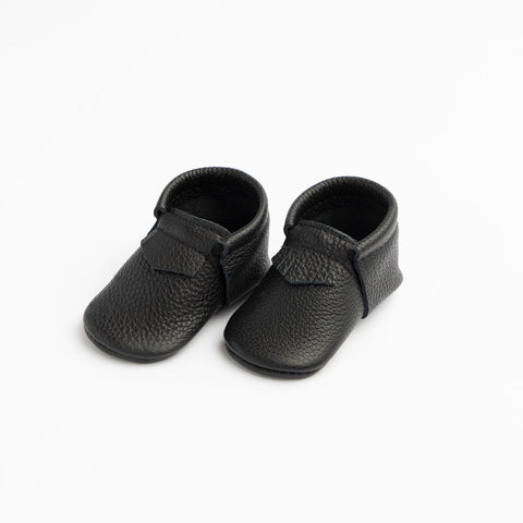 Freshly picked clearance black moccasins