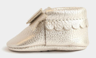 Freshly Picked Newborn Platinum Bow Soft Sole Moccasins, Freshly Picked, Bow Moc, Bow Moccasins, Cyber Monday, Freshly Picked, Freshly Picked Bow Moccasins, Freshly Picked Moc, Freshly Picked
