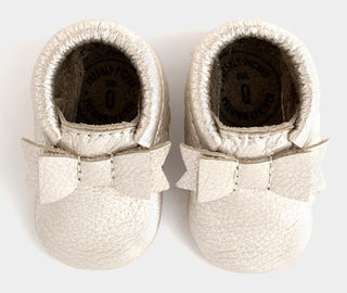 Freshly Picked Newborn Platinum Bow Soft Sole Moccasins, Freshly Picked, Bow Moc, Bow Moccasins, Cyber Monday, Freshly Picked, Freshly Picked Bow Moccasins, Freshly Picked Moc, Freshly Picked